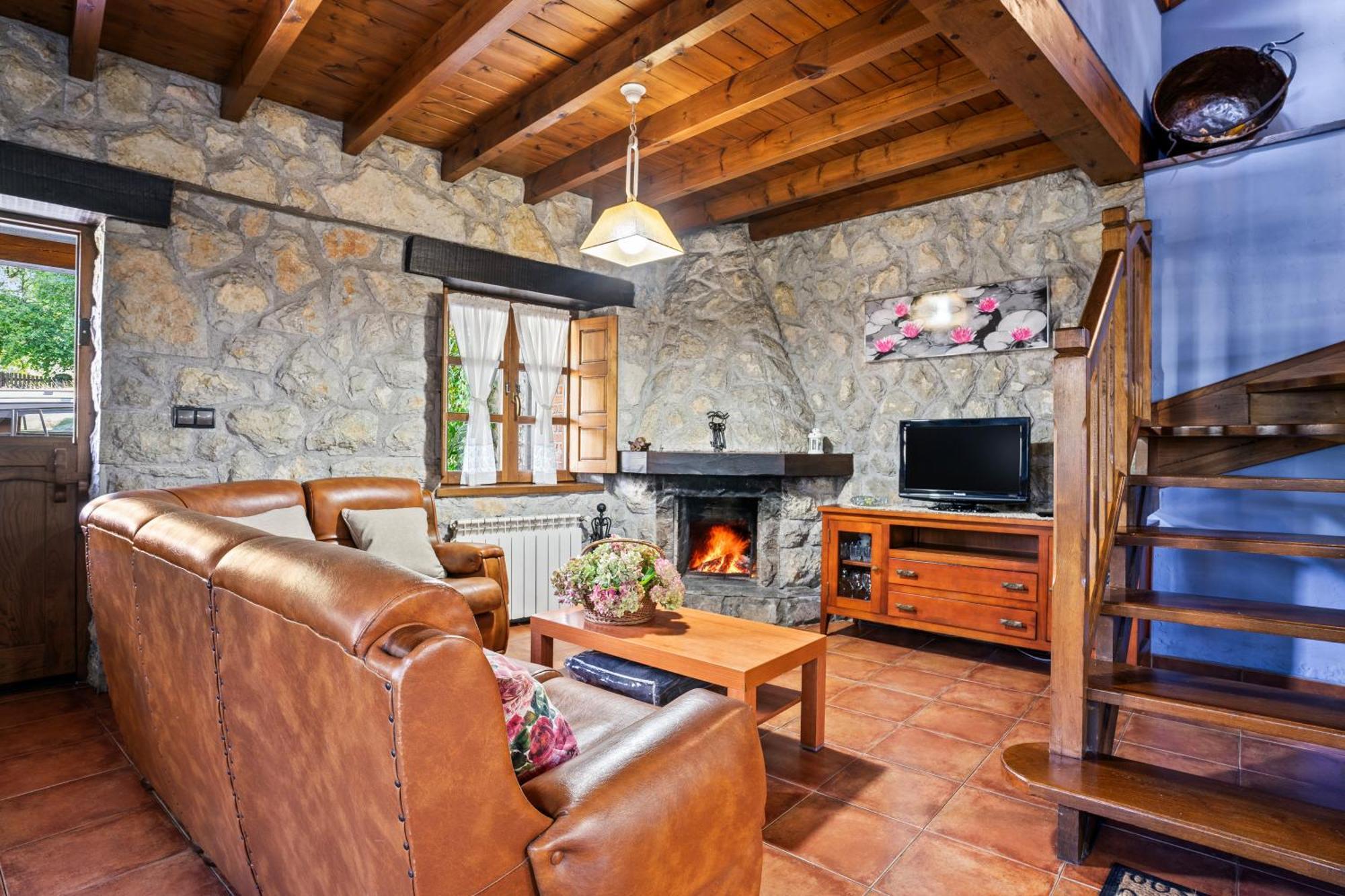 Pensjonat Casa Raquel Mestas De Con Zewnętrze zdjęcie
